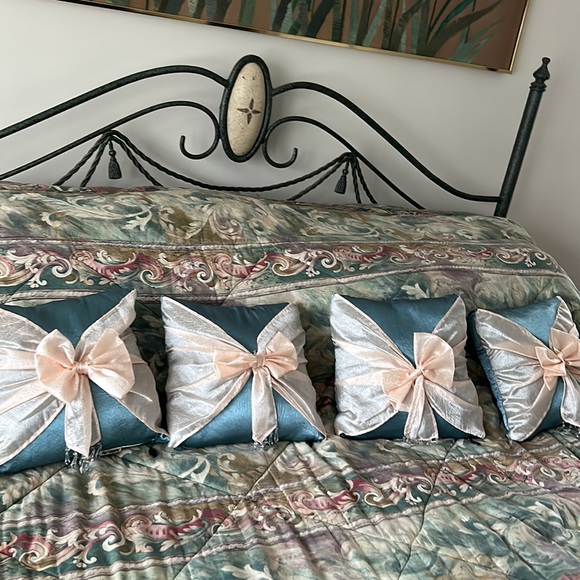 Pier 1 Accents Pier Imports 4 Accent Pillows Lite Blue Wpink Lace